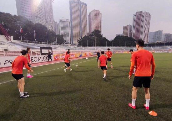 最后我说:卓别林先生我会在化妆室待20分钟。